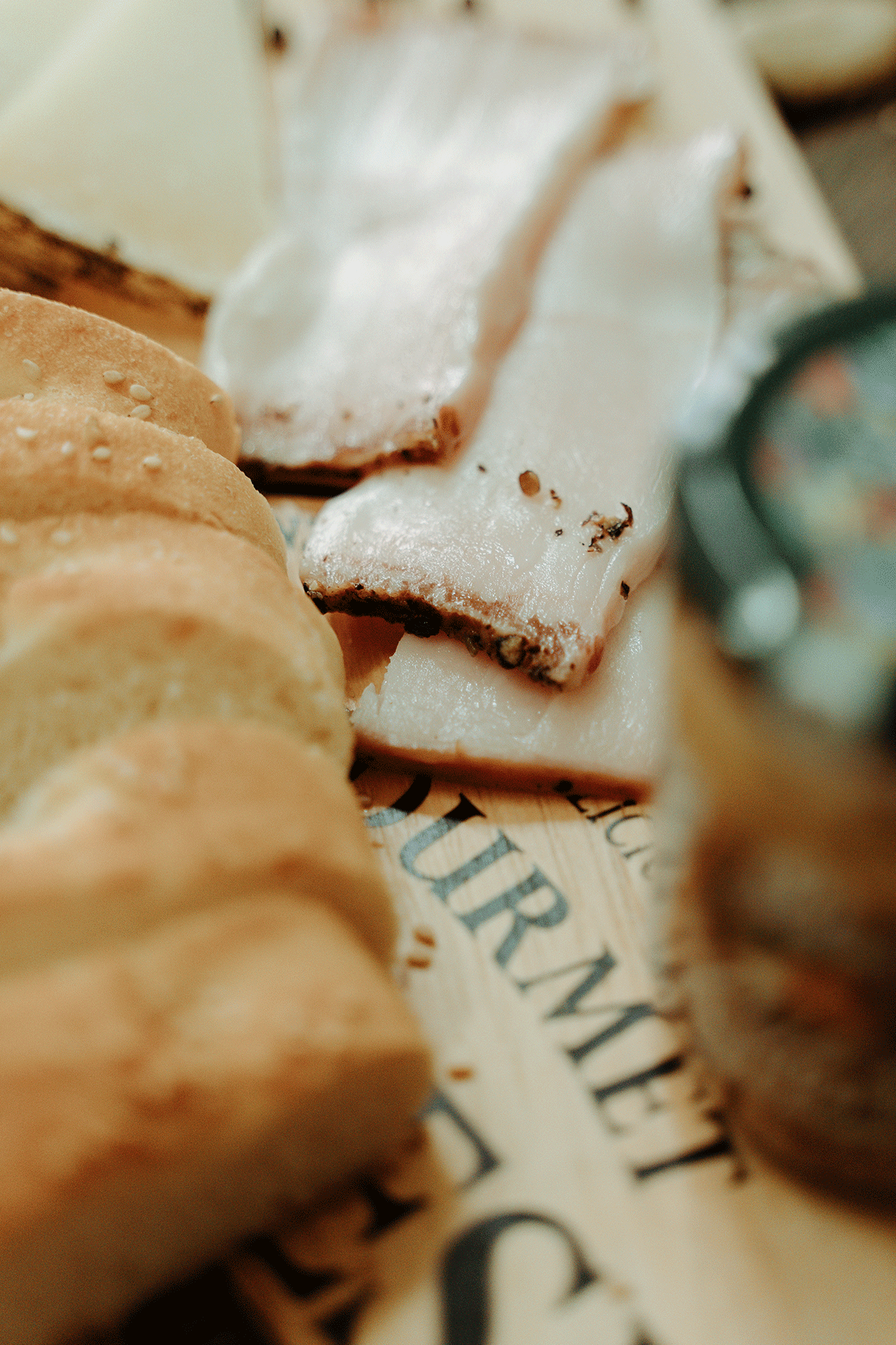 Pecorino Nero di Sicilia artigianale con latte crudo e carbone vegetale