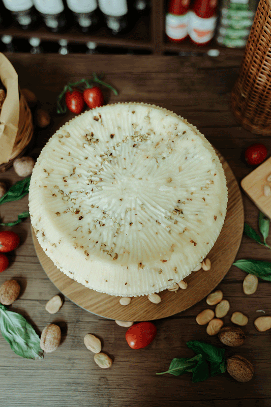 Pecorino Primo Sale al Pistacchio