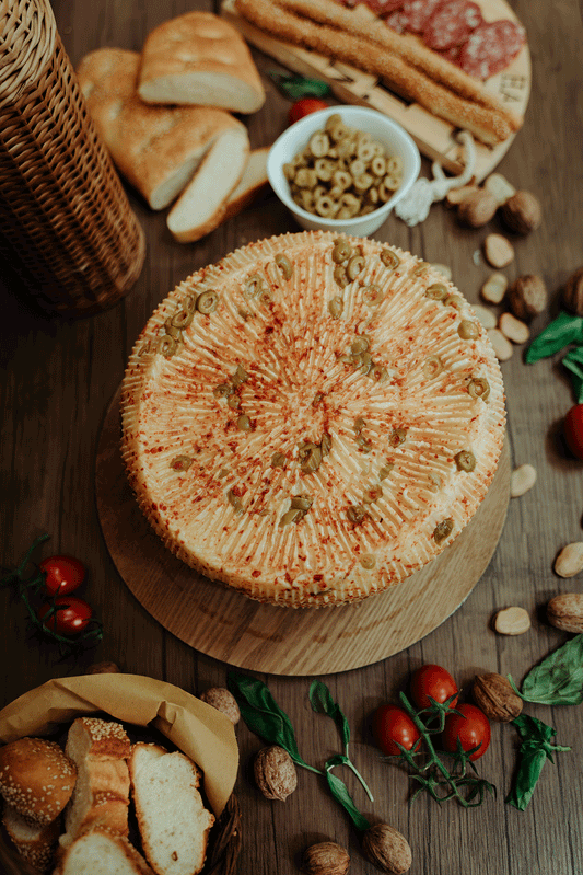Pecorino Primo Sale al Peperoncino e Olive