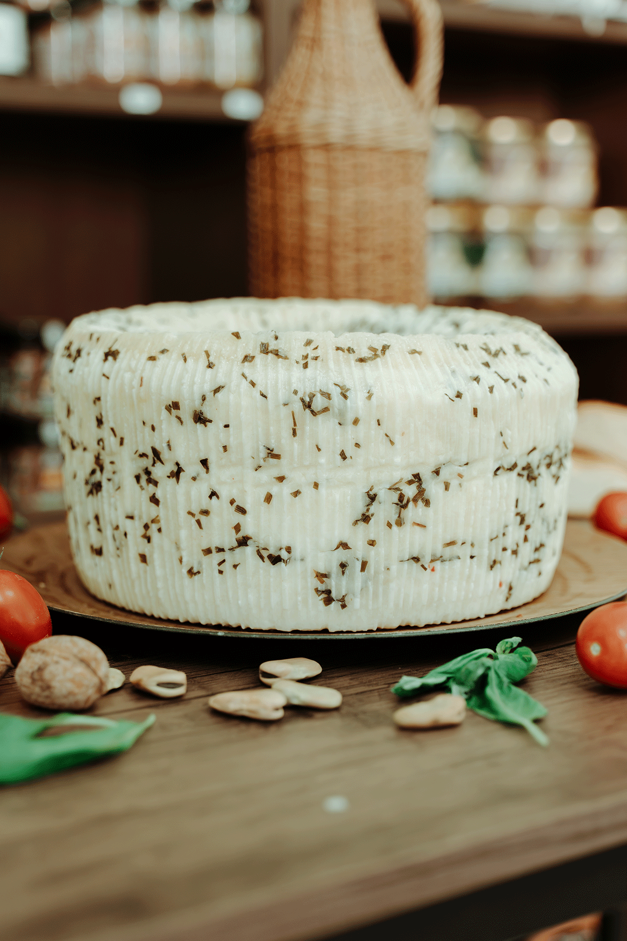 Formaggio pecorino siciliano primo sale con erba cipollina – lavorazione artigianale
